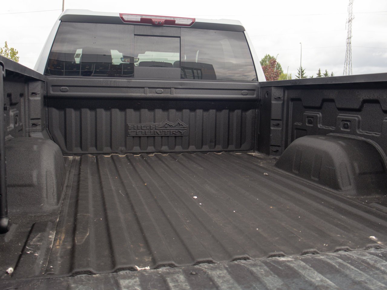 2024 Chevrolet Silverado 1500 4WD Crew Cab 157 High Country Grey Sherwood Park - photo #10