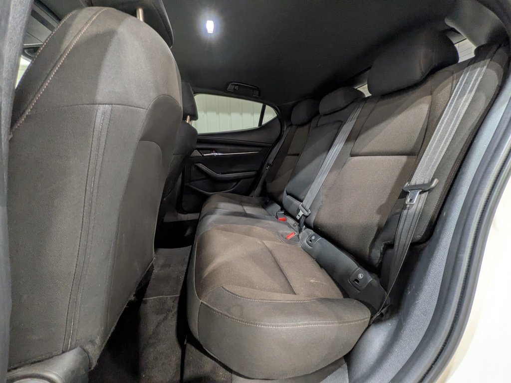 2019 Mazda Mazda3 Sport GS Auto FWD White Val-David - photo #10