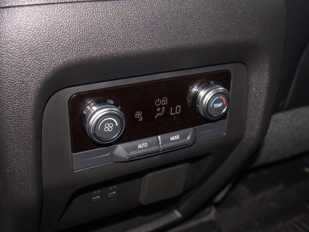 2026 GMC Acadia AWD 4dr AT4 Grey Sherwood Park - photo #31