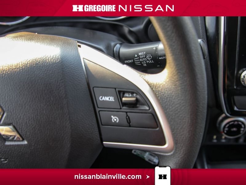 2022 Mitsubishi RVR White Saint-Eustache - photo #18