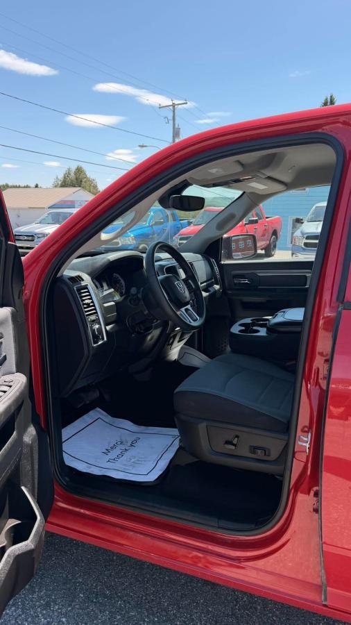 2023 RAM 1500 Classic Red Lac Mégantic - photo #10