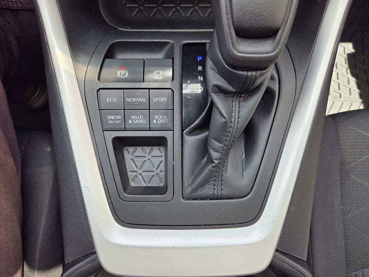 2021 Toyota RAV4 Grey Mont-Laurier - photo #19