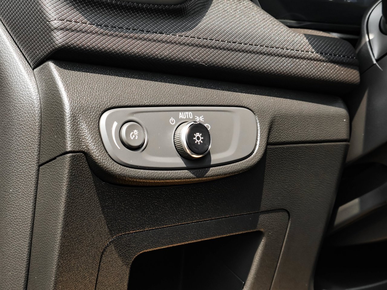 2024 Chevrolet Trailblazer FWD 4dr LT Black Sherwood Park - photo #19