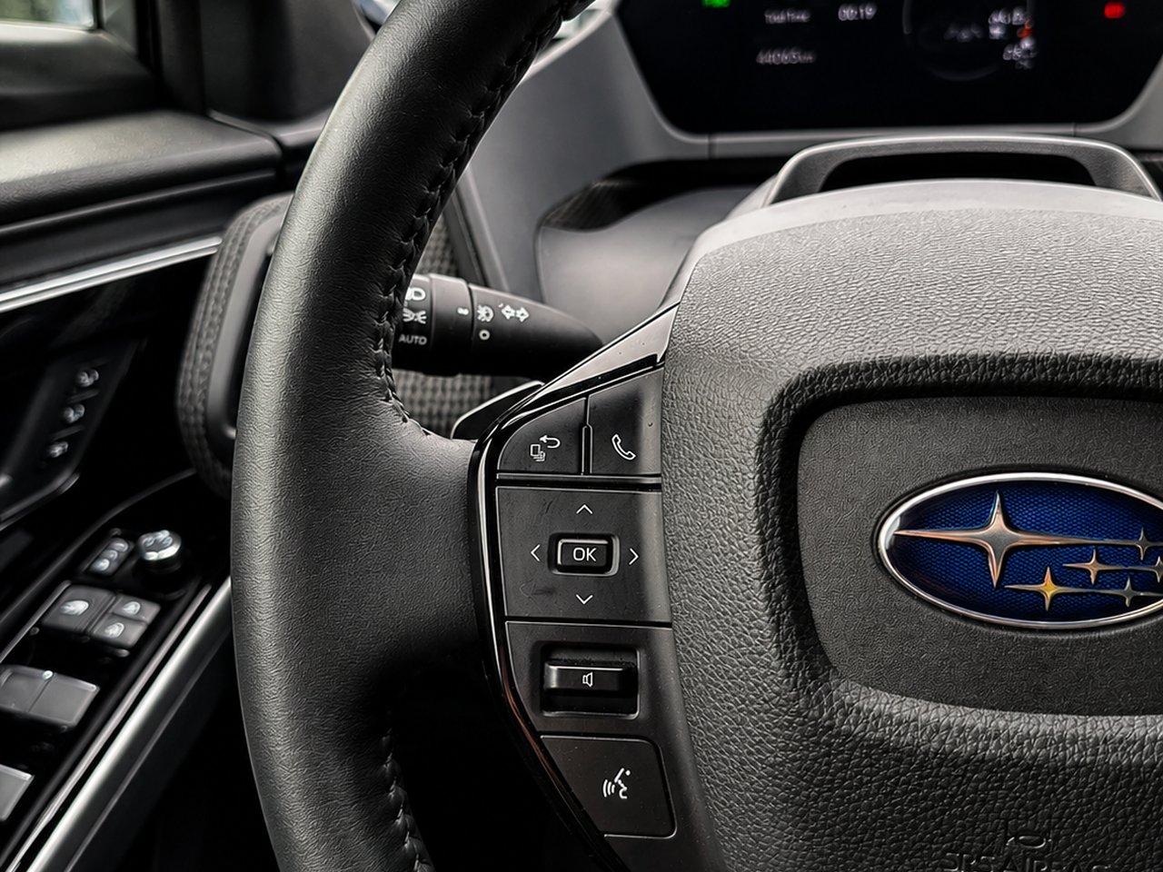 Subaru Solterra 2024 Gris Granby - photo #16