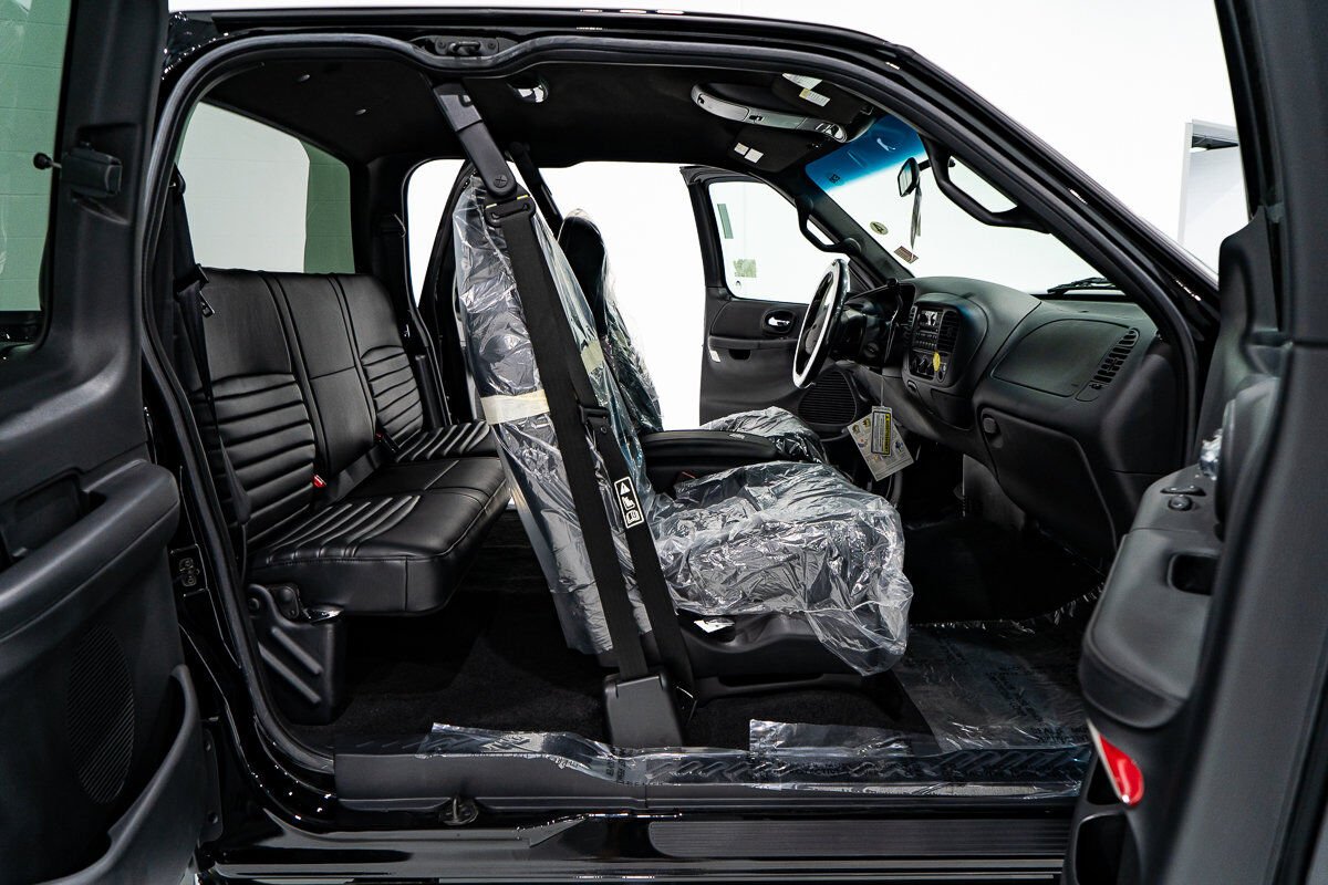 2000 Ford F-150 Harley Davidson Edition In Delivery Packaging Black Montreal - photo #9