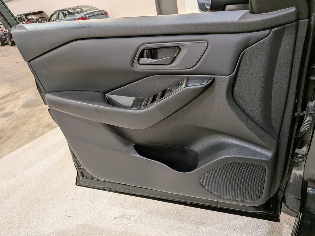 Nissan Rogue AWD S 2024 Noir Val-David - photo #32