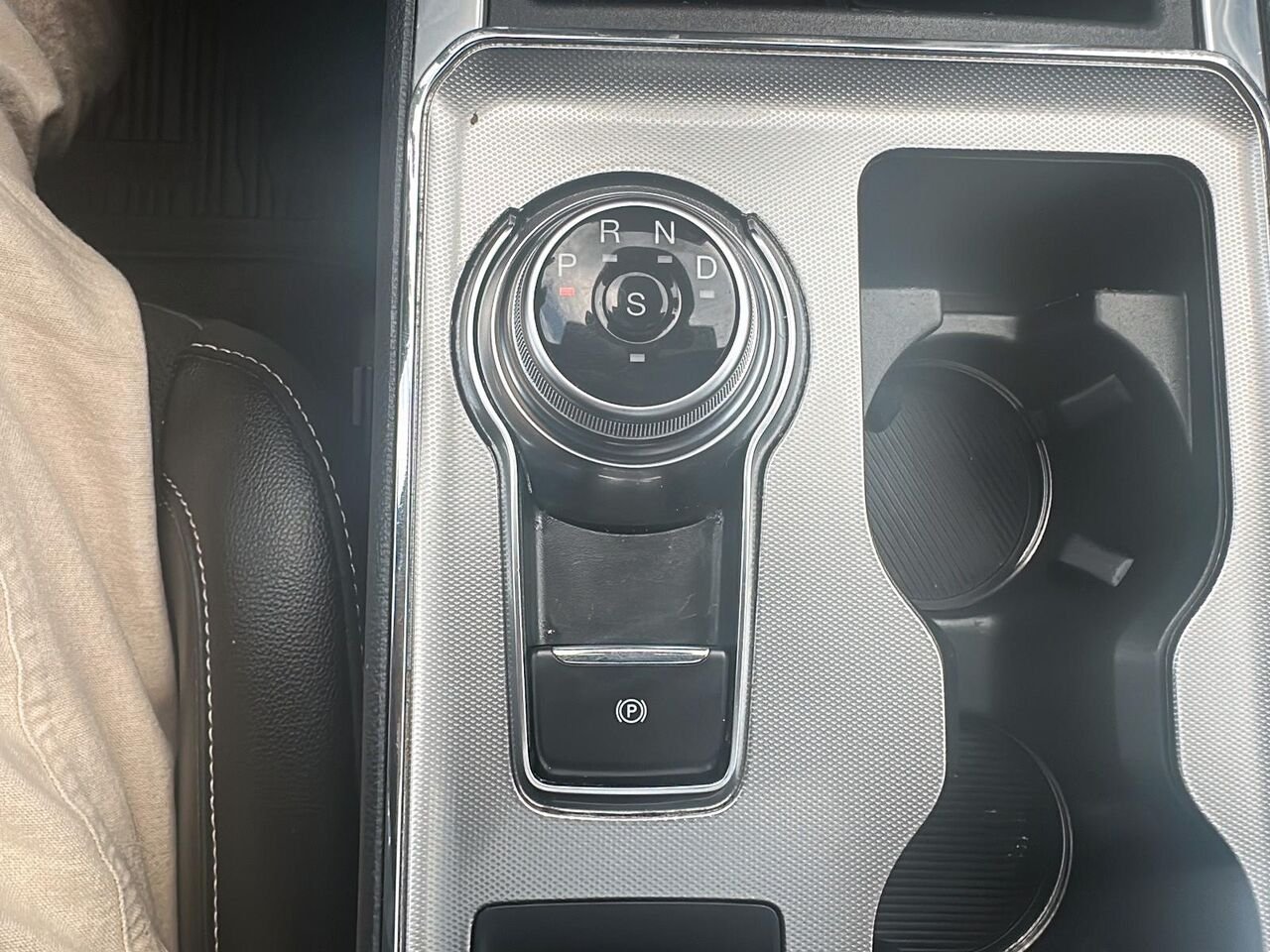 2022 Ford Edge Grey Rouyn-Noranda - photo #12