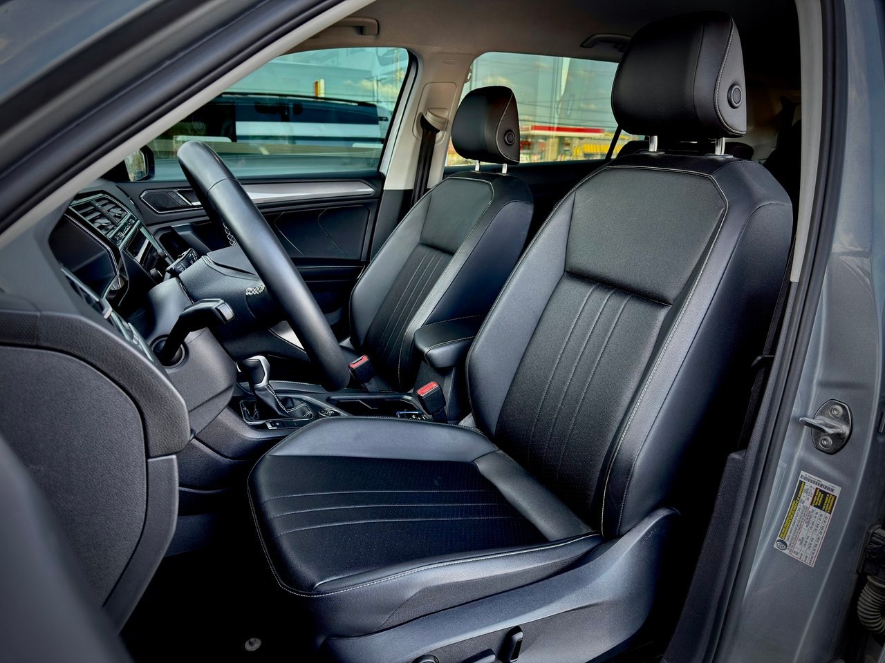 2023 Volkswagen Tiguan Notre-Dame-des-Prairies - photo #12