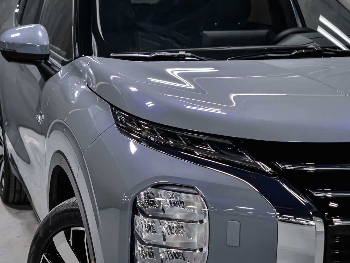Mitsubishi Outlander PHEV SEL 2026 Argent sterling Montréal - photo #6