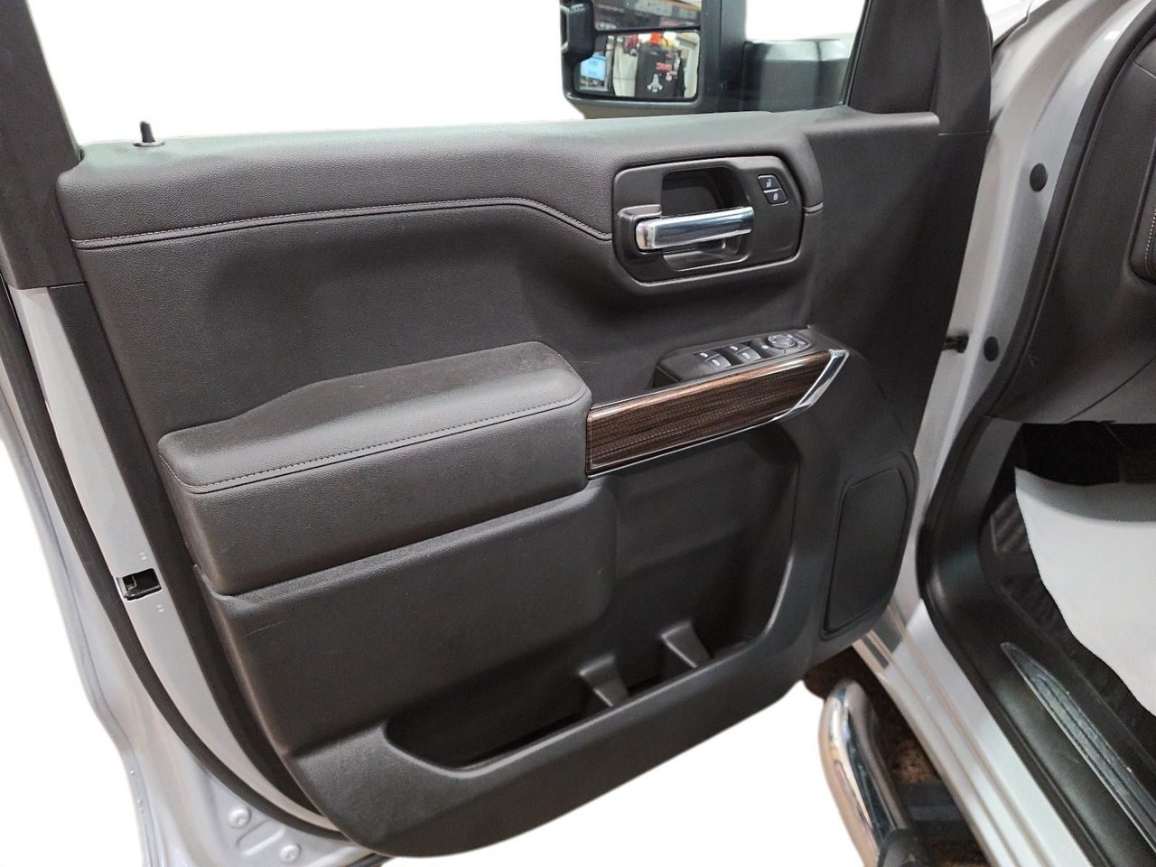 Chevrolet Silverado 1500 NIV 1GCRYDED7LZ121627 2020 Gris Baie-Comeau - photo #9