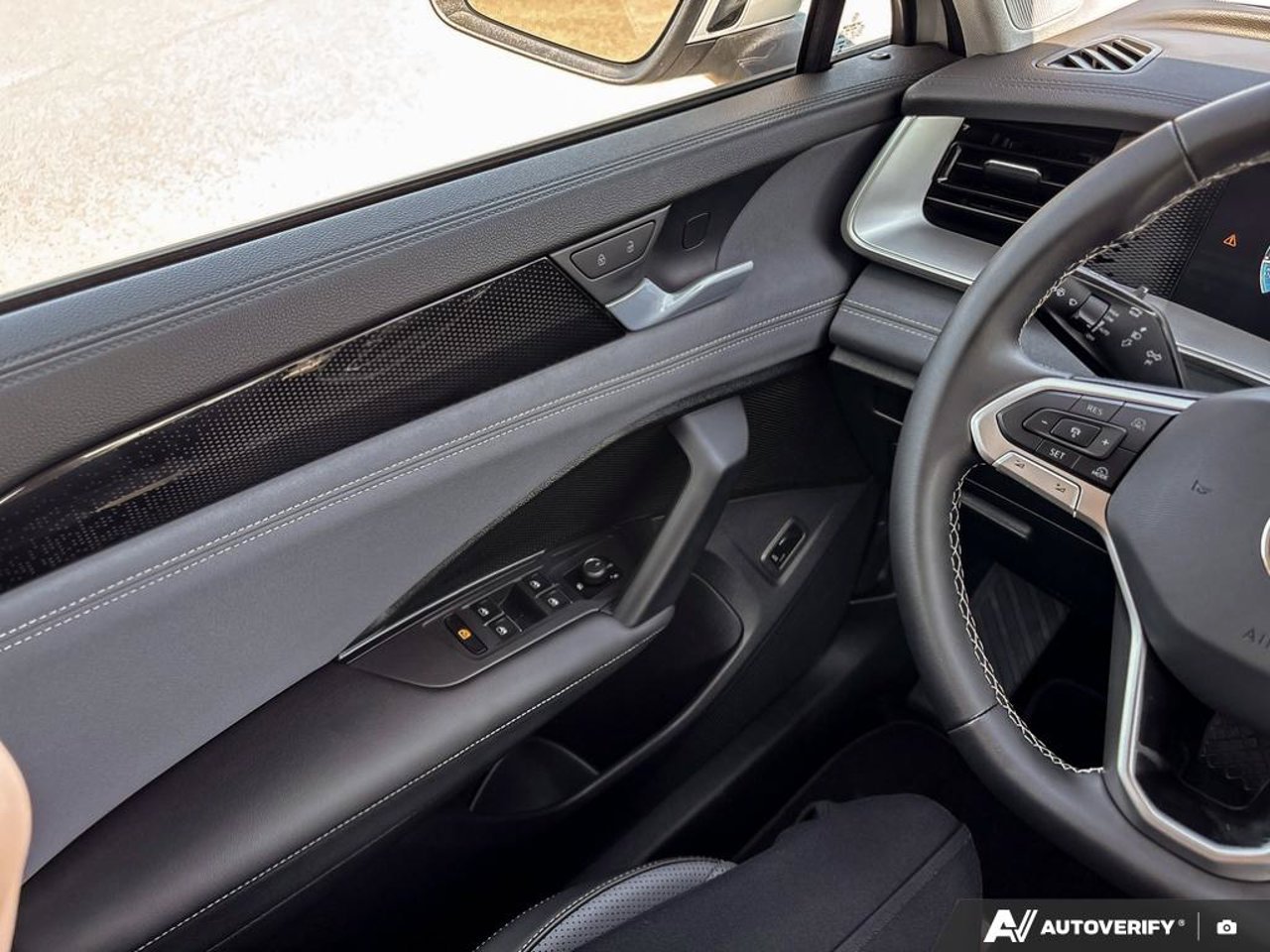 2026 Volkswagen Tiguan 3VVER7RM9TM009437 White Mirabel - photo #19