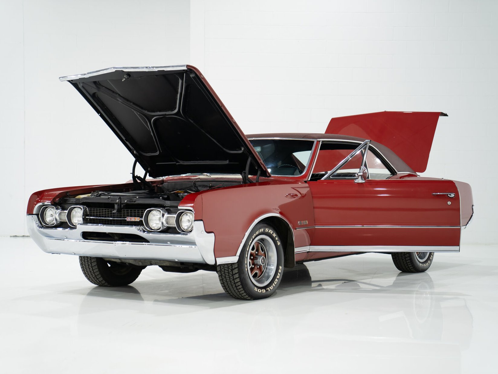 Oldsmobile Cutlass 442 *PRIX EN USD* Numéros entièrement Matching Non restaurée Repeinte une seule fois 1967 Rouge Montréal - photo #53