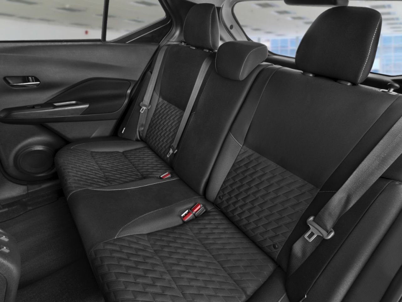 2025 Nissan Kicks Play Super Black Saint-Basile-le-Grand - photo #3