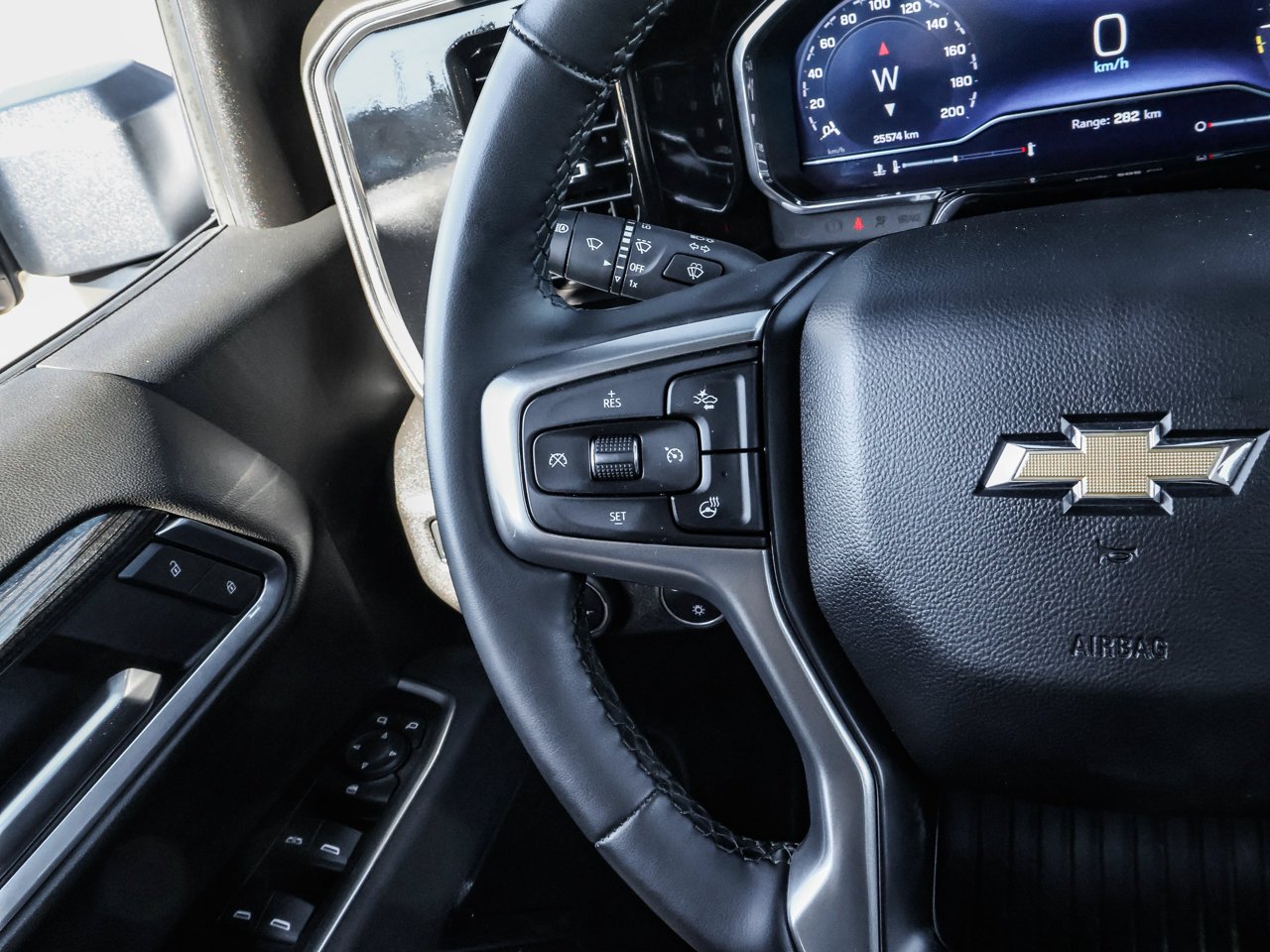 2025 Chevrolet Silverado 1500 4WD Crew Cab 147 LT White Sherwood Park - photo #21