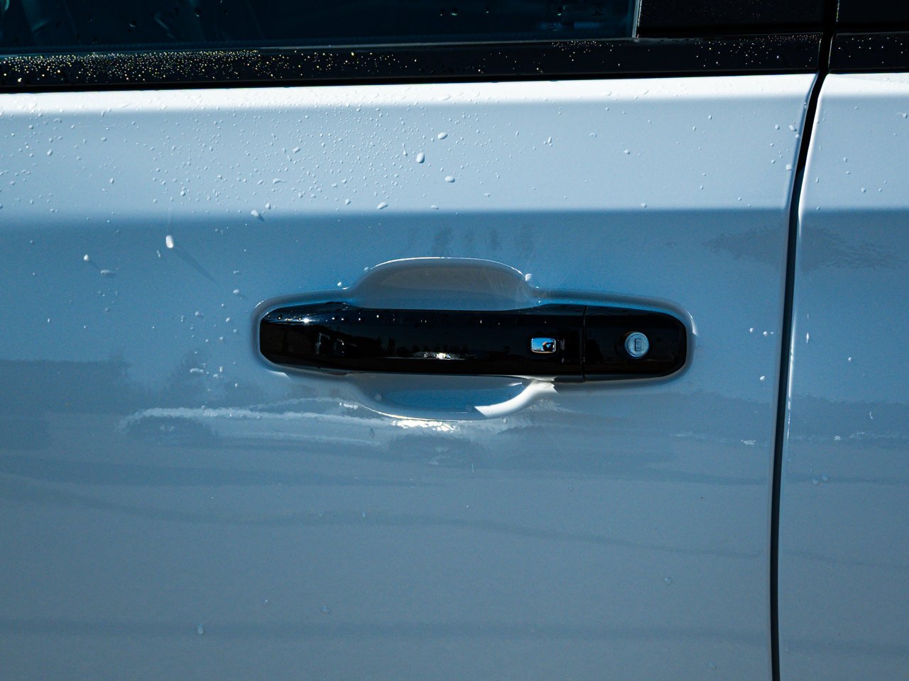 2025 Chevrolet Silverado 1500 4WD Crew Cab 147 ZR2 White Sherwood Park - photo #7
