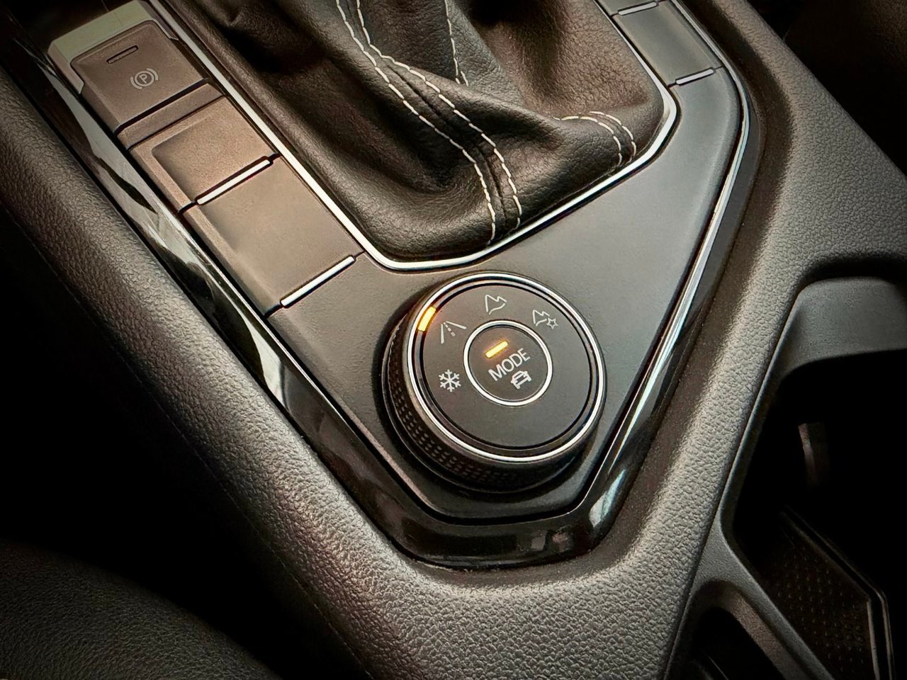 2023 Volkswagen Taos Silver Notre-Dame-des-Prairies - photo #30