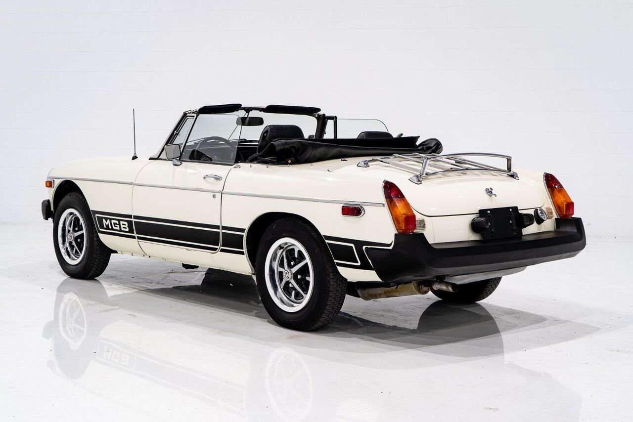 1979 MG B Beautifully presented from former complete restoration White Montreal - photo #59