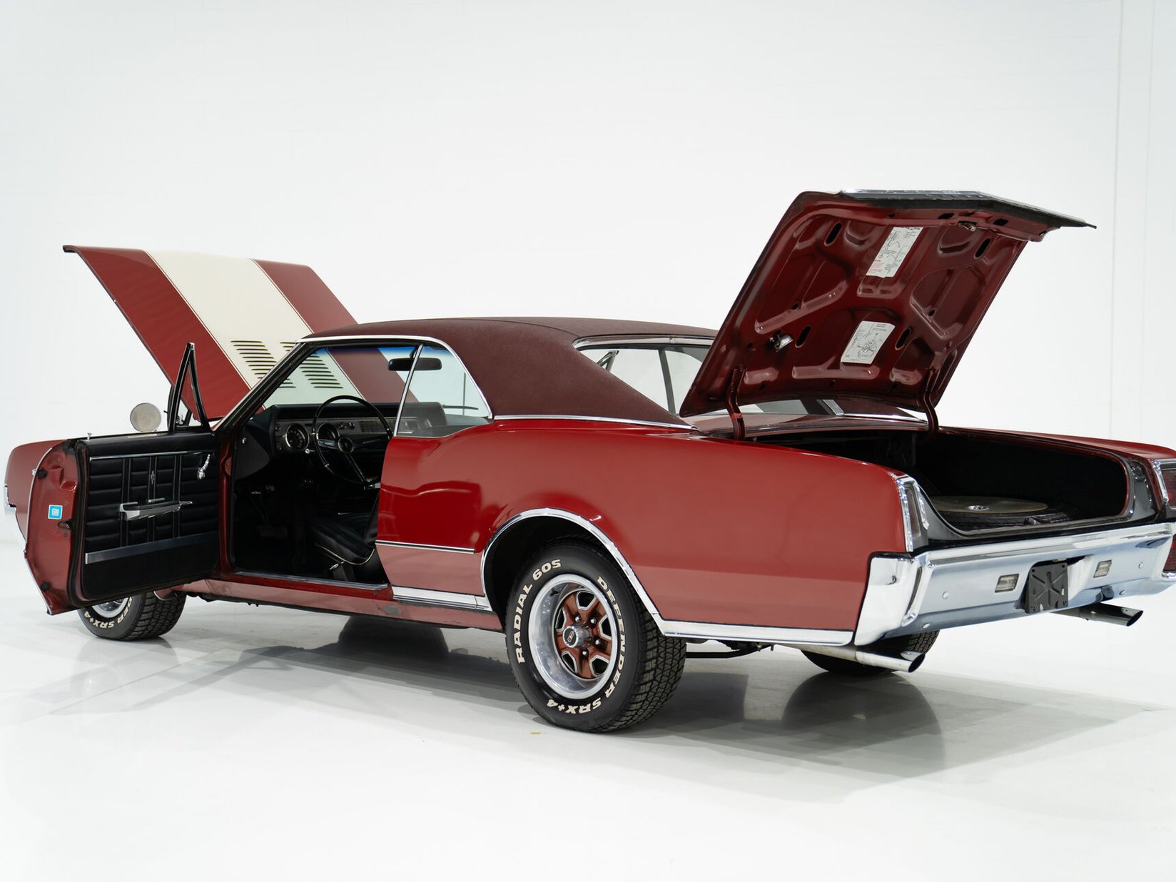 Oldsmobile Cutlass 442 *PRIX EN USD* Numéros entièrement Matching Non restaurée Repeinte une seule fois 1967 Rouge Montréal - photo #103