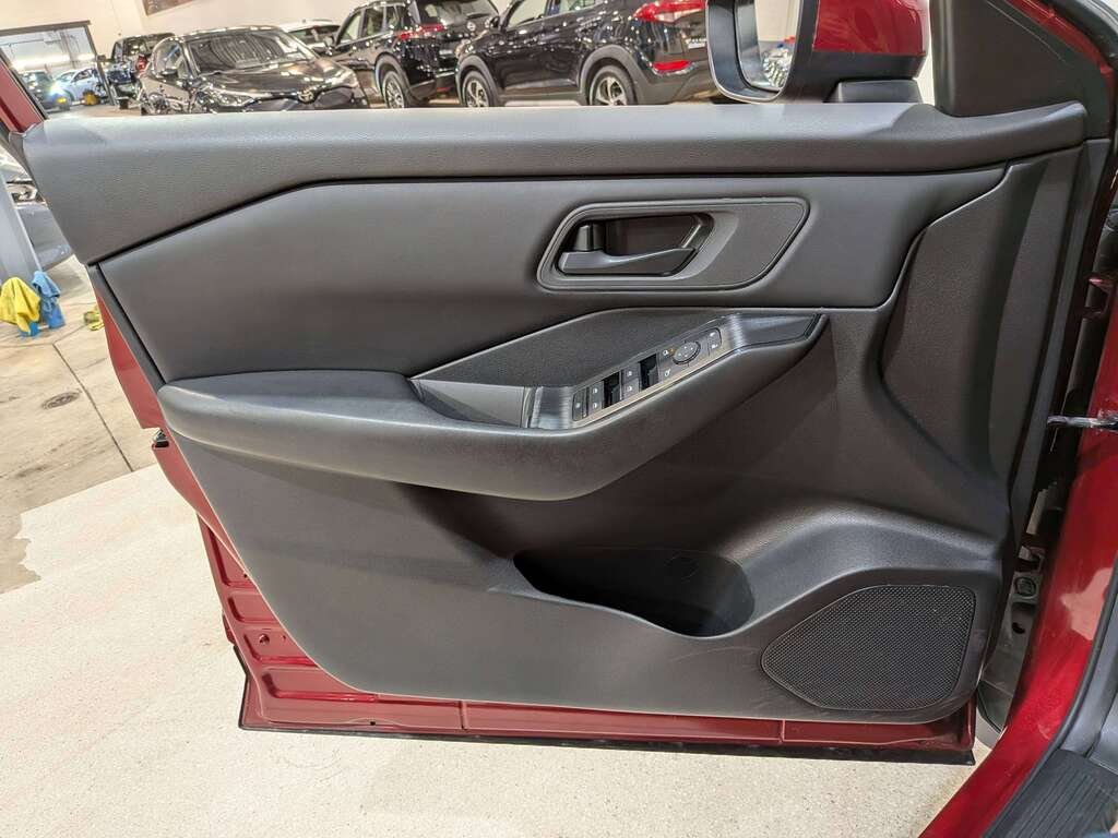 2024 Nissan Rogue AWD S Red Val-David - photo #31