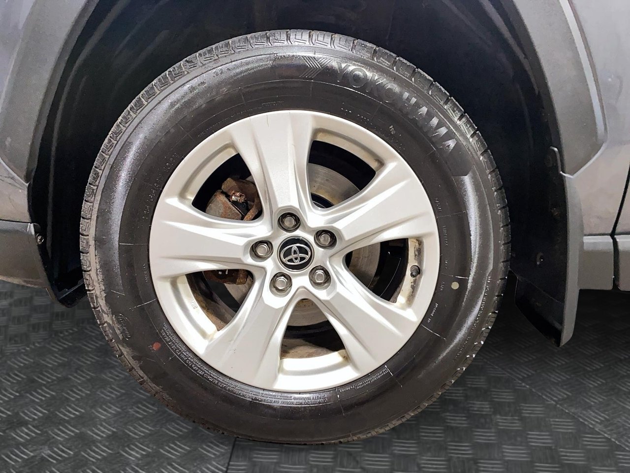 Toyota RAV4 NIV 2T3R1RFV8KW020913 2019 Gris Chicoutimi - photo #6