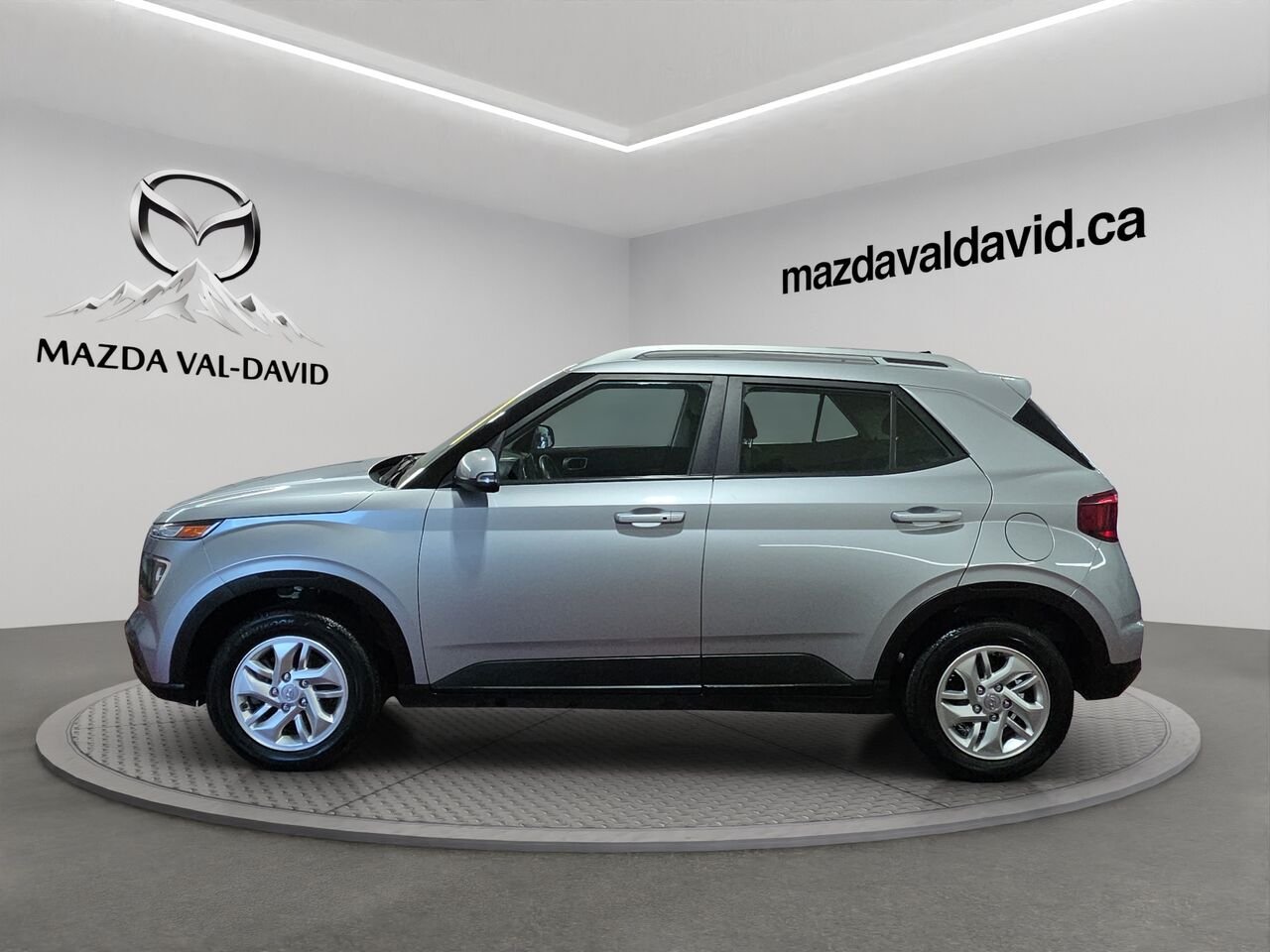 Hyundai Venue Preferred IVT, volant chauffant, commande audio au volant, Apple Carplay 2021 Argent Val-David - photo #1