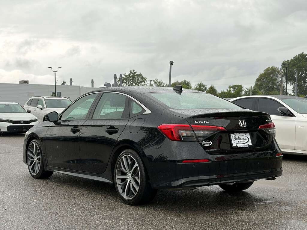 Honda Civic Touring 2023 Noir Gatineau - photo #3
