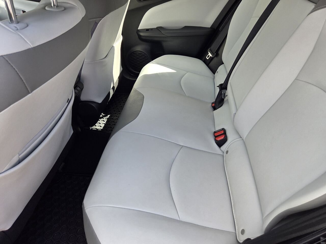 2020 Toyota PRIUS PRIME White Mont-Laurier - photo #12