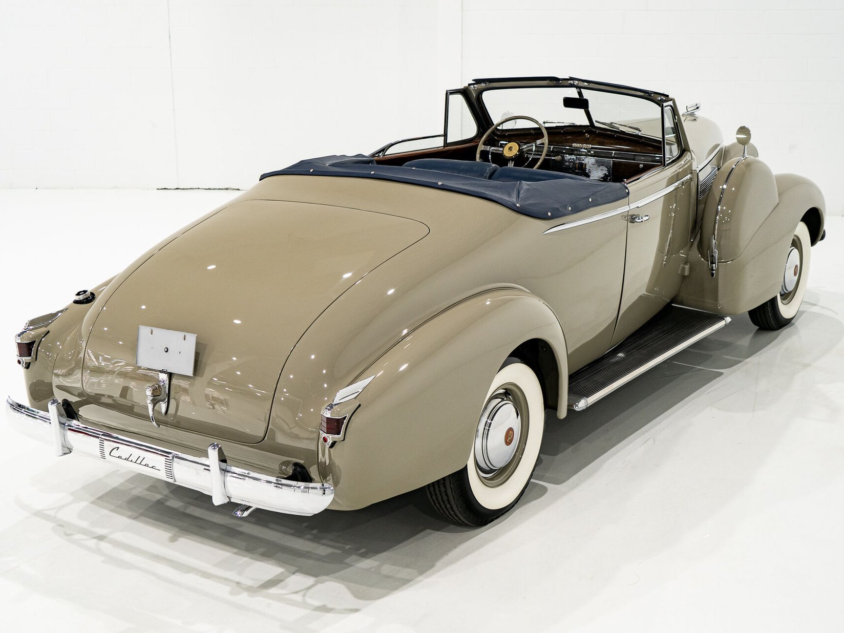 Cadillac Series 75 1 of 27 built. Former CCCA National first prize winner *PRICE IN USD* 1939 Brun Montréal - photo #47