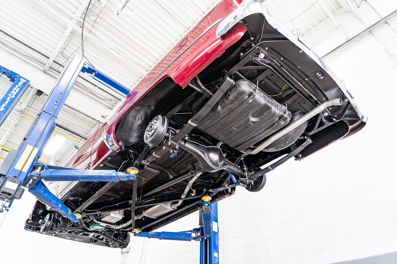 1953 Oldsmobile 98 PRIX EN USD | Convertible Beautifully Presented from complete Restoration Red Montreal - photo #101