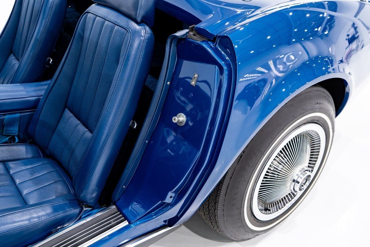 Chevrolet Corvette *PRIX EN USD* Matching numbers Top flight with extensive documentation 1968 Bleu Montréal - photo #77