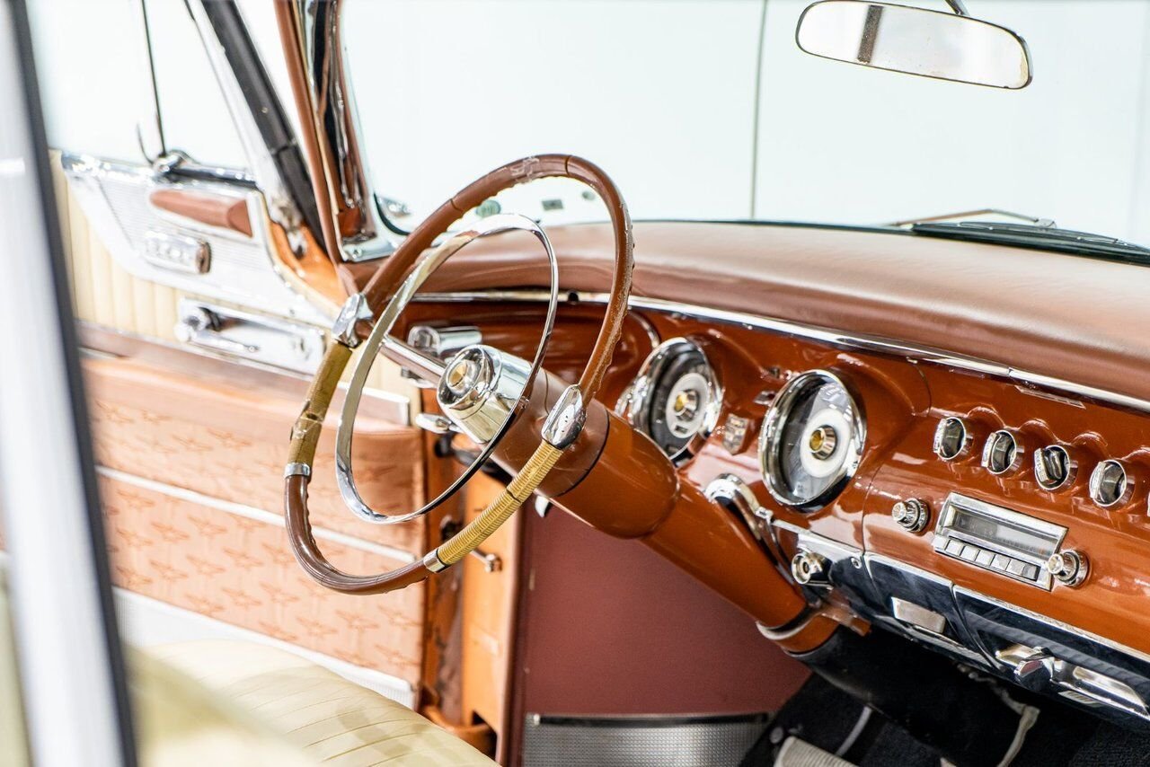 Chrysler IMPERIAL *PRIX EN USD* 354cu.in. FirePower V8 1 of 2098 built 1956 Orange Montréal - photo #58