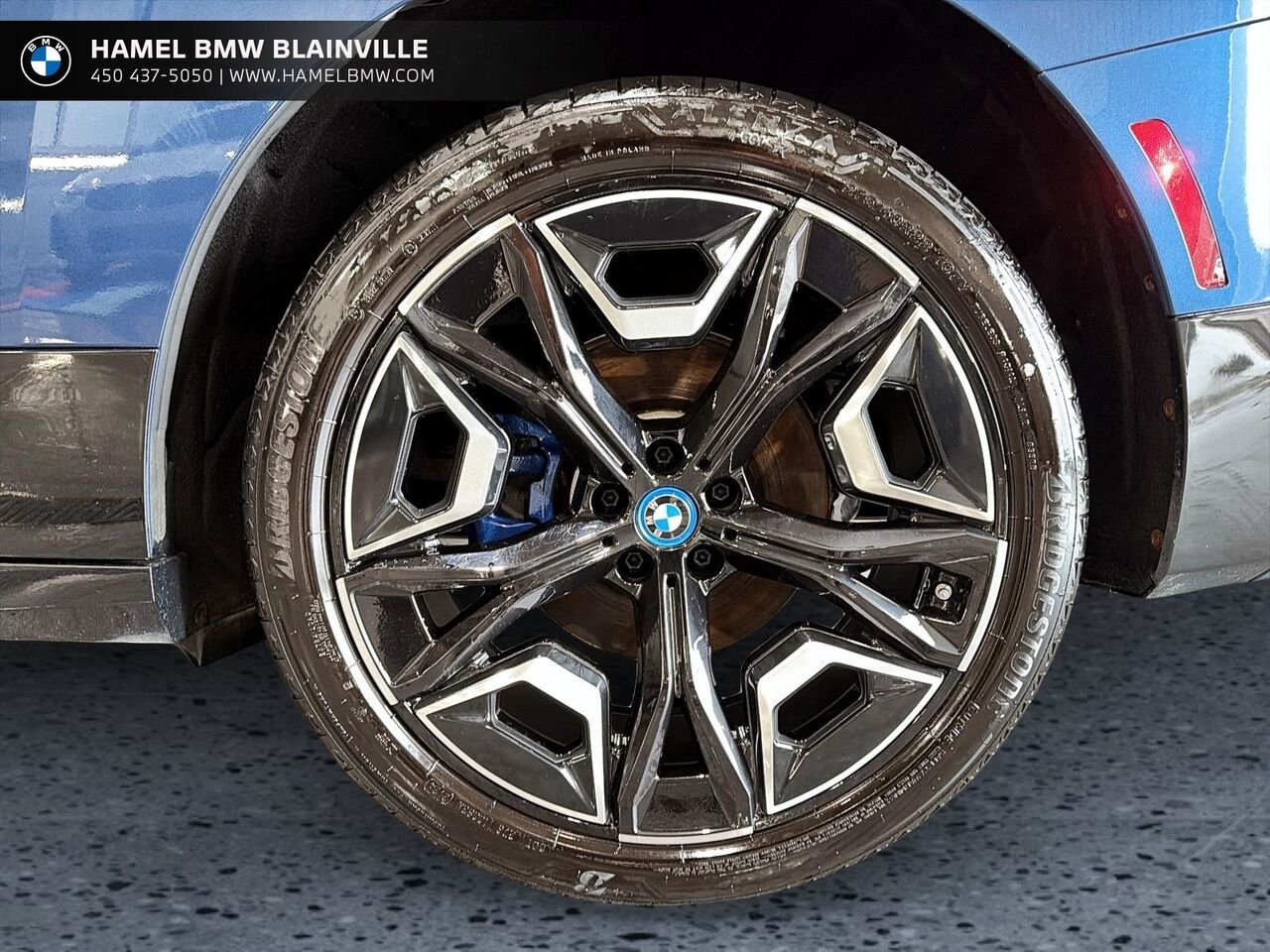 2024 BMW iX xDrive40 véhicule d'activités sportives Blue Blainville - photo #6