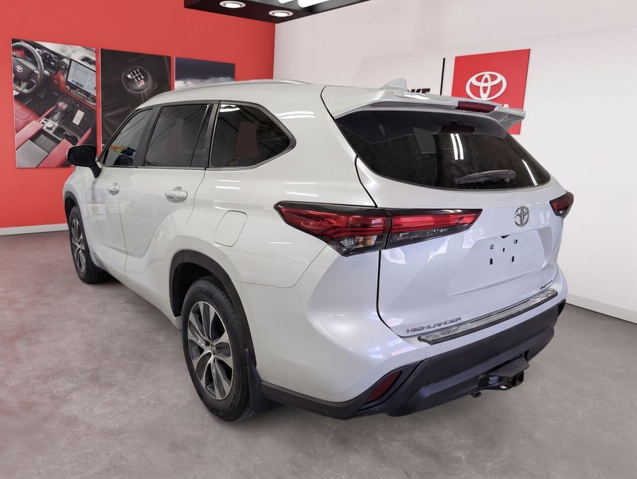 2023 Toyota Highlander 2023 Wind Chill Pearl