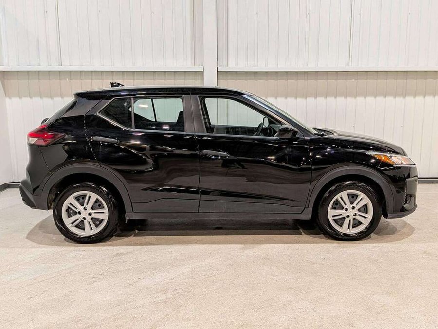 2024 Nissan Kicks Black
