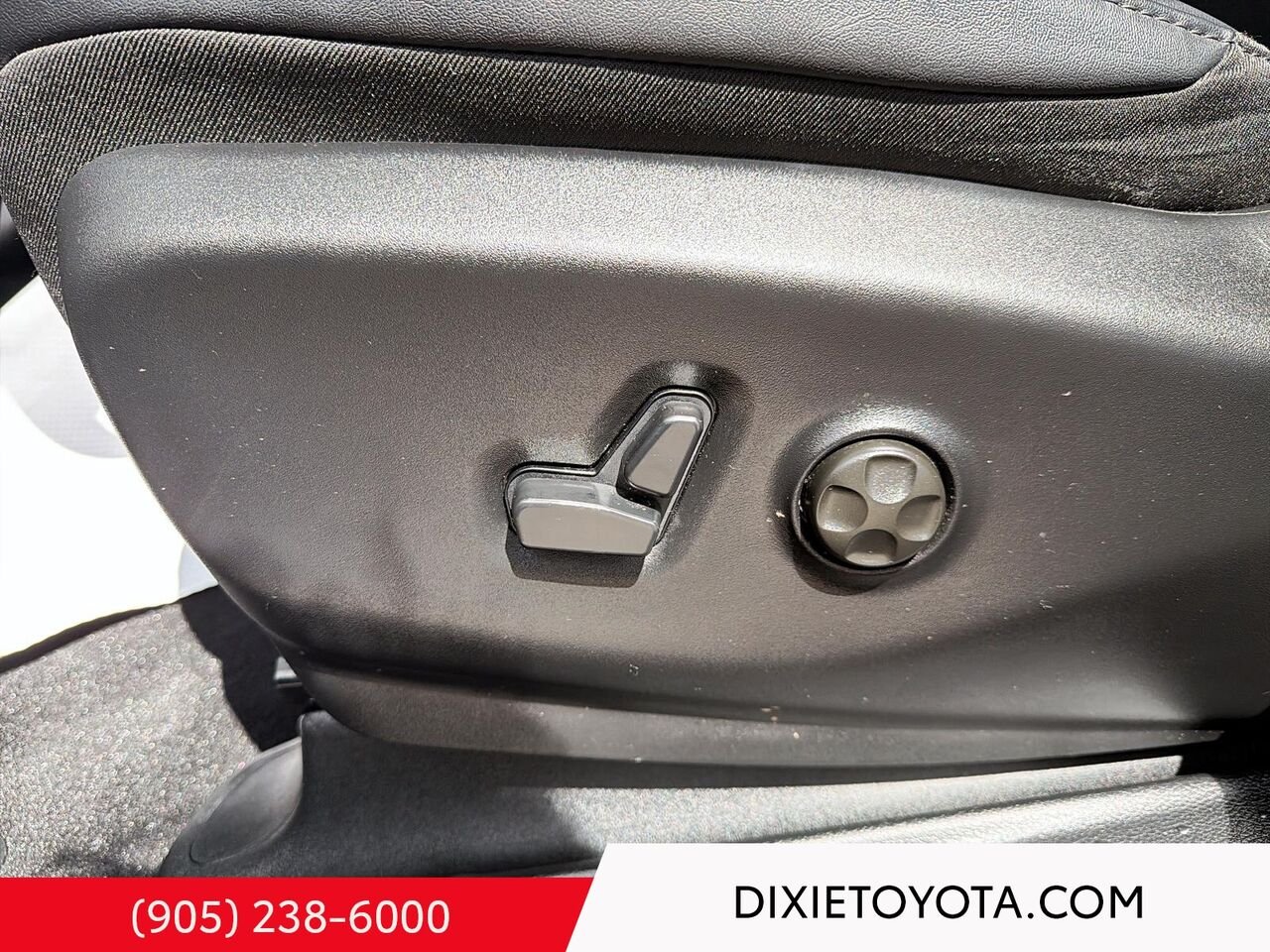 2026 Chrysler Grand Caravan SXT / CLEAN CARFAX / Black Mississauga - photo #9