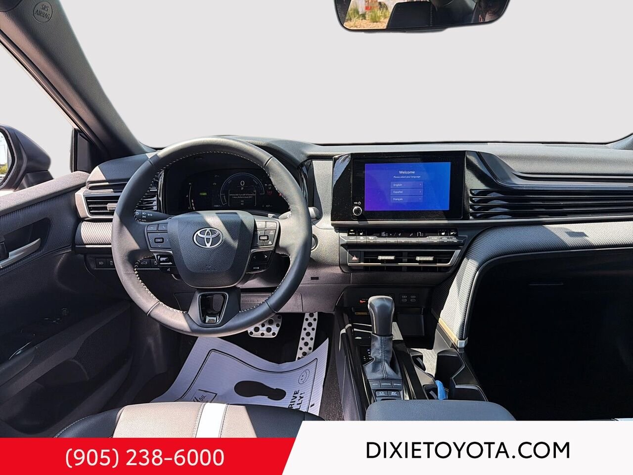 2026 Toyota Camry HYBRID SE UPGRADE AWD / CLEAN CARFAX / HEATED SEATS / MOONROOF / ALLOY WHEELS / CARPLAY AND ANDROID AUTO Black Mississauga - photo #17