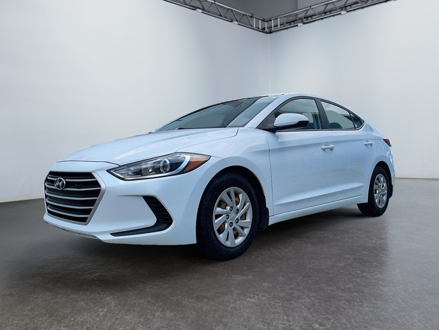 Hyundai ELANTRA Berline 4 portes, boîte manuelle, L 2017 Blanc