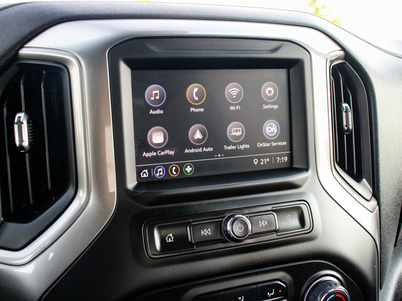 2024 Chevrolet Silverado 2500HD 4WD Crew Cab 159 Custom White Sherwood Park - photo #20