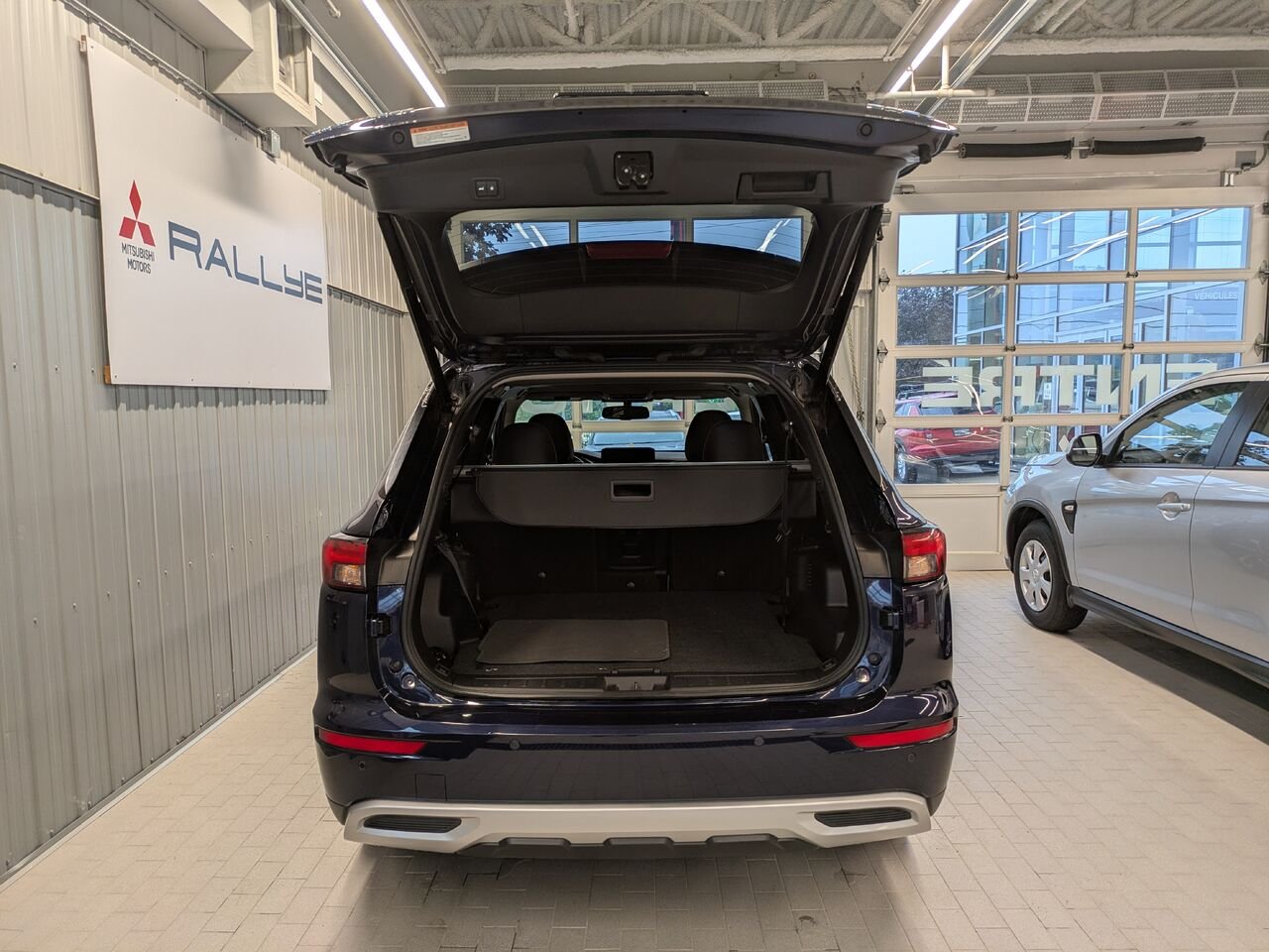 2024 Mitsubishi Outlander Plug-In Hybrid Gatineau - photo #3