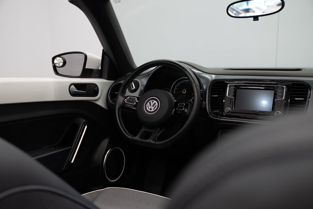 2016 Volkswagen Beetle Denim Edition White Kirkland - photo #19