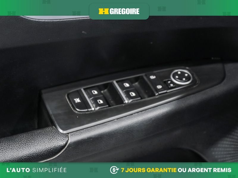 2022 Kia Forte Black Saint-Eustache - photo #13