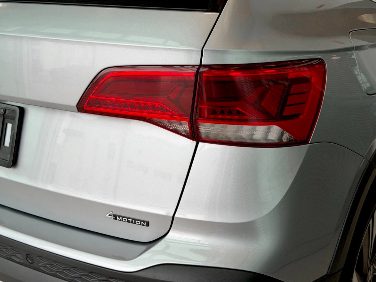 2023 Volkswagen Taos Silver Notre-Dame-des-Prairies - photo #9