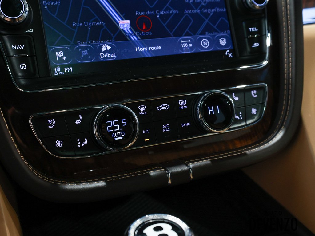 2017 Bentley Bentayga White Saint-Eustache - photo #22