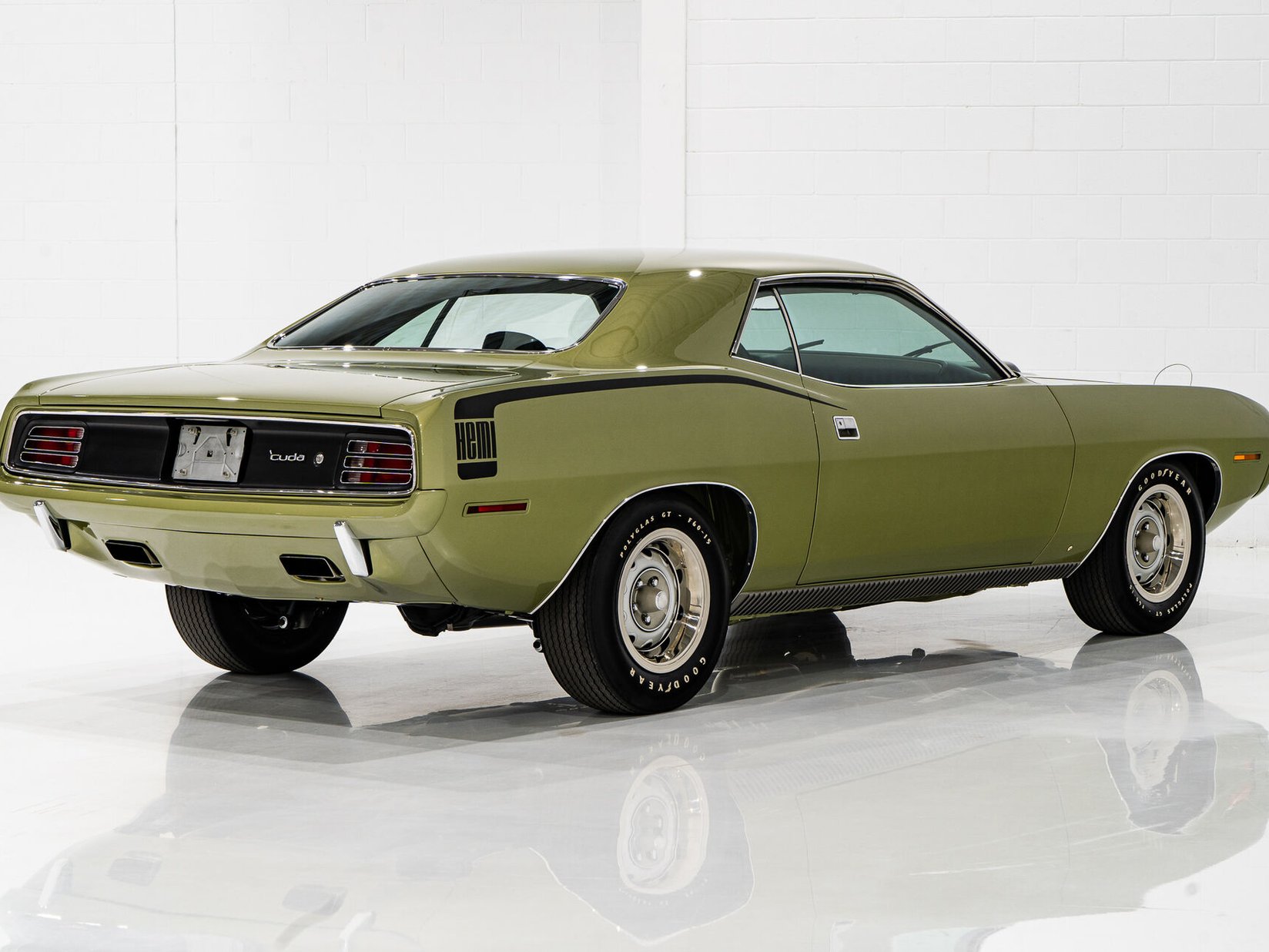 Plymouth HEMI Cuda 1 de 3 Exemplaires Utilisés par la Division Course de Chrysler France **PRIX EN USD** 1970 Vert Montréal - photo #22