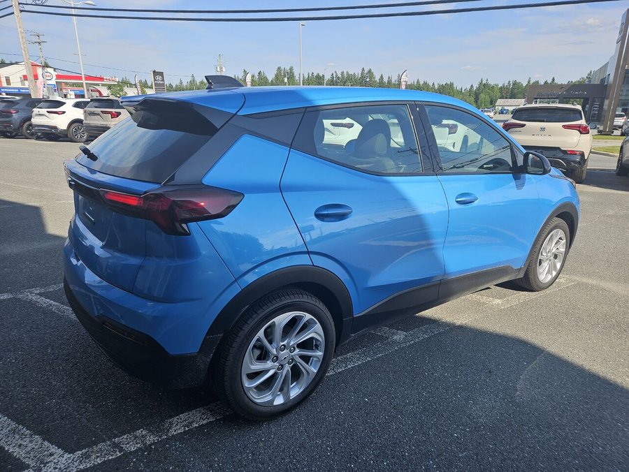 2027 Chevrolet Bolt 2027 Marina Blue Metallic