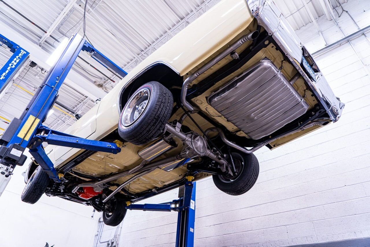 1965 Chevrolet Impala SS *PRIX EN USD* 396/325HP 4spd frame off restoration Yellow Montreal - photo #25