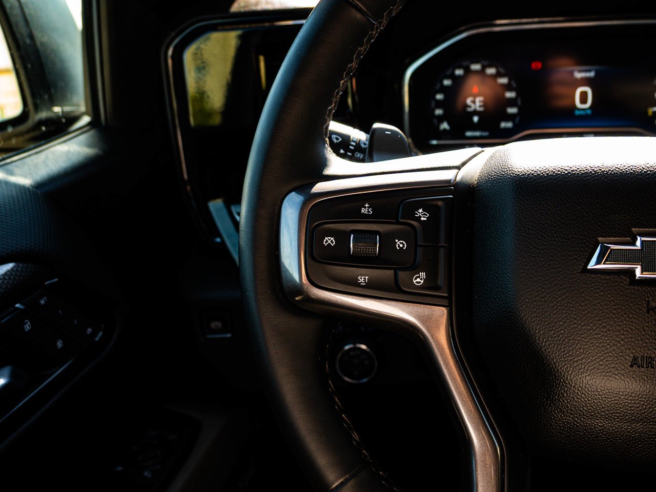 2025 Chevrolet Silverado 1500 4WD Crew Cab 147 ZR2 White Sherwood Park - photo #22