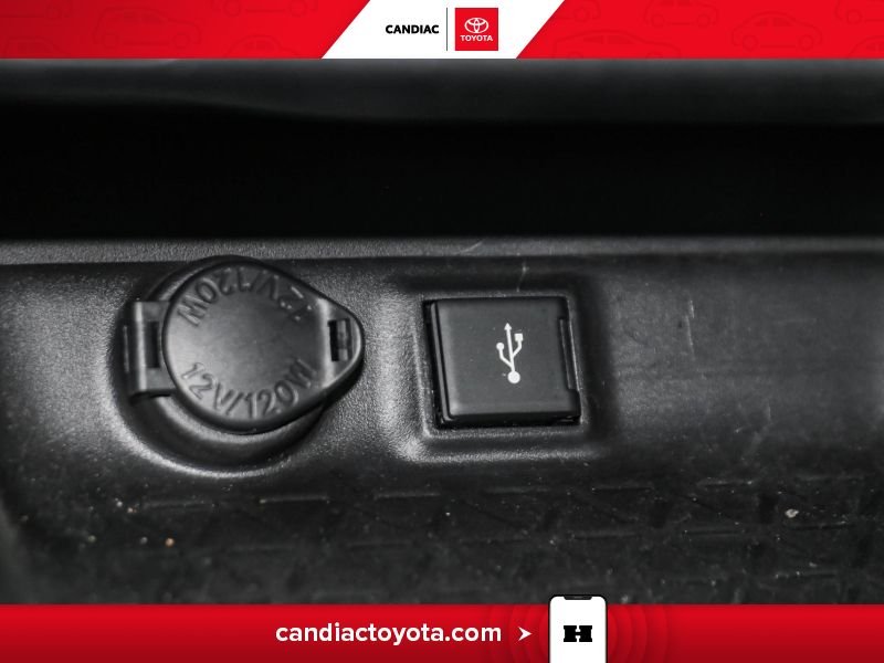2022 Toyota Rav 4 White Blainville - photo #27