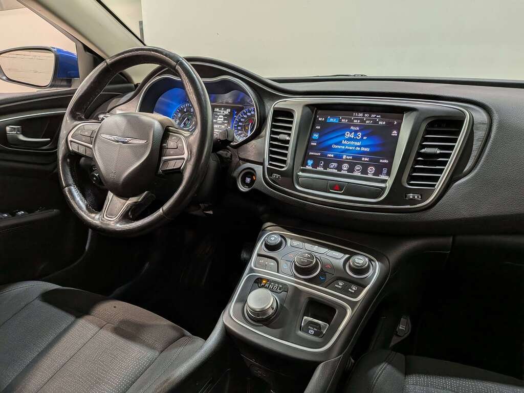 Chrysler 200 4dr Sdn Limited FWD 2016 Bleu Val-David - photo #19