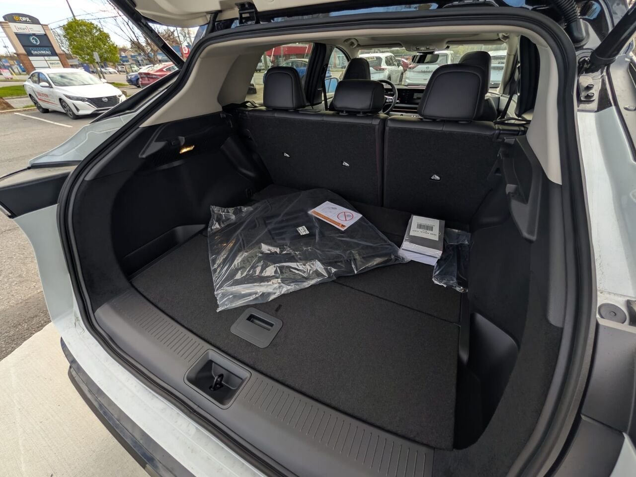 2026 NISSAN ARIYA ARIYA SL E-4ORCE Everest White Pearl Tricoat/Black Diamond Pearl Châteauguay - photo #11